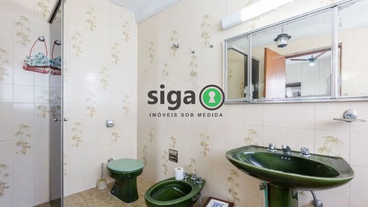Imagem Sobrado em Perdizes com 248m², 4 quartos e 2 suítes em localização nobre.