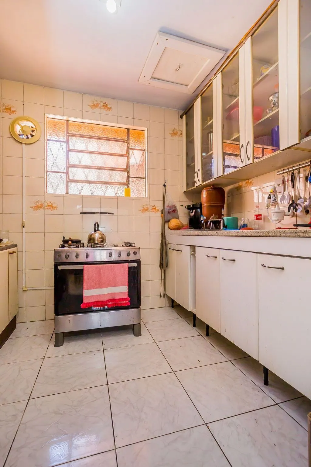 Imagem Casa de 6 dormitórios à venda No Bairro Jardim do Salso - Porto Alegre