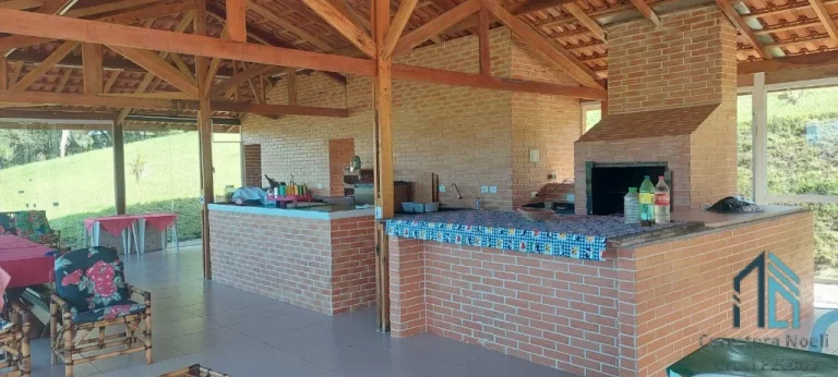 Imagem Chácara/Pousada a venda, 03 casas, 07 quartos, em ótima localização em São José dos Pinhais PR