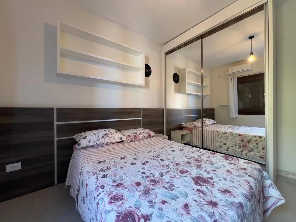Imagem Casa 3 Dormitórios - Bairro Capao Novo posto 4