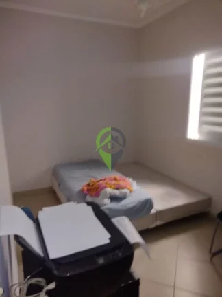 Imagem Casa com 3 quartos, sendo 1 suíte, à venda no Marapé, em Santos - SP