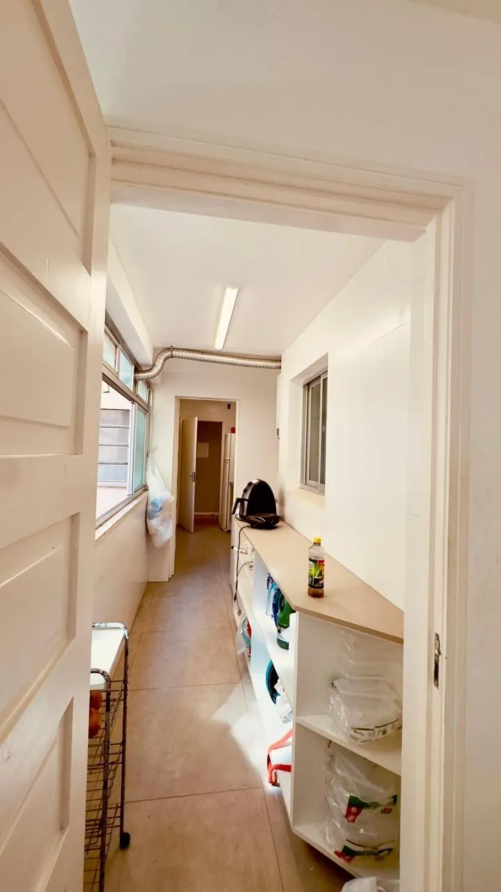 Imagem EXCELENTE APARTAMENTO À VENDA - TOTALMENTE REFORMADO E PRONTO PARA MORAR