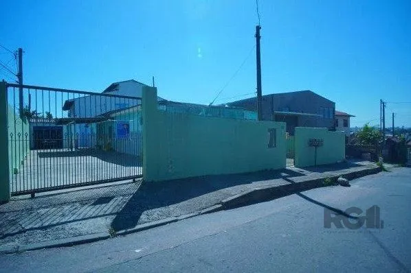 Imagem Casa espaçosa à venda no bairro Costa e Silva 4 dormitórios sendo 1 suíte.