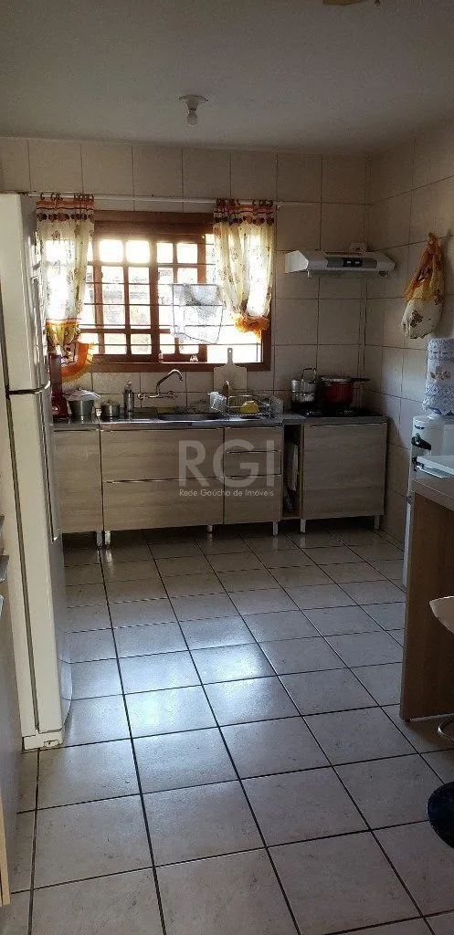 Imagem Casa para Venda - 200m², 8 dormitórios, 5 vagas - Teresópolis