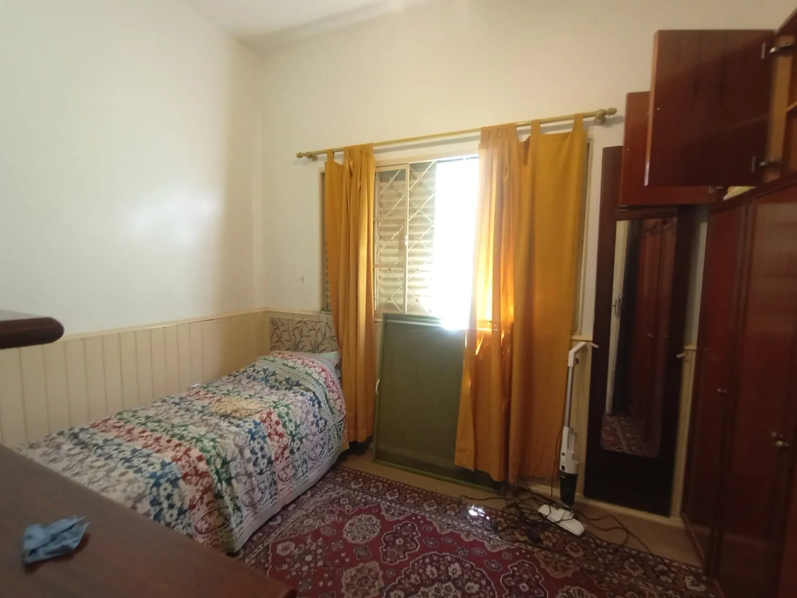 Imagem Casa 3 dormitórios no bairro Menino Deus em Porto Alegre para Alugar