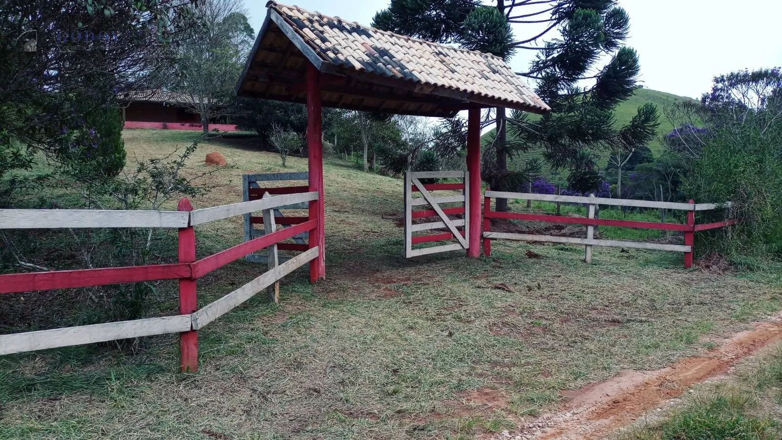 Foto do imóvel Chácara à venda 2 Quartos, 4 Vagas, 24000M², Pouso Frio, Pindamonhangaba - SP