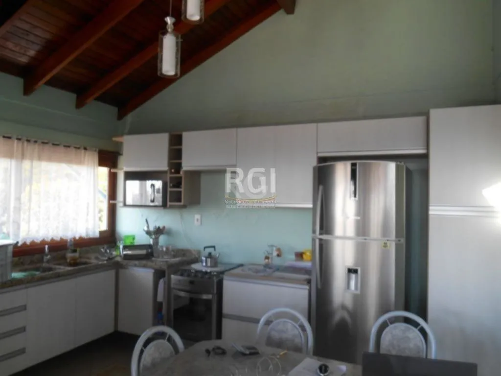 Imagem Casa para Venda - 185m², 4 dormitórios, sendo 2 suites, 4 vagas - Nonoai