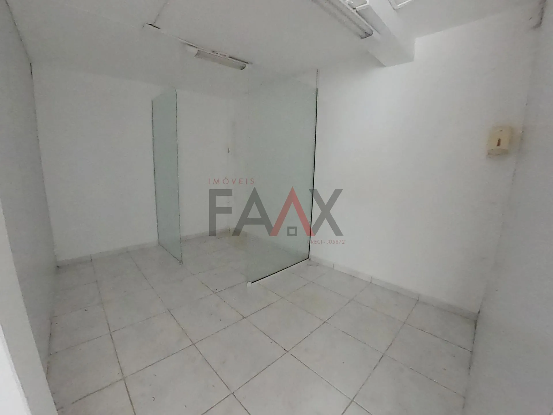 Imagem Sala comercial de próximo ao Hospital São Vicente no centro em Guarapuava - PR
