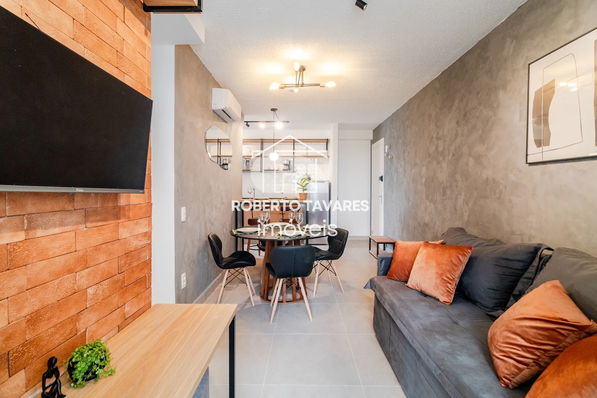 Imagem Apartamento totalmente mobiliado. VENDA DE PORTEIRA FECHADA - O imóvel conta com 2 quartos, sendo 1 suíte, além de uma vaga de garagem.