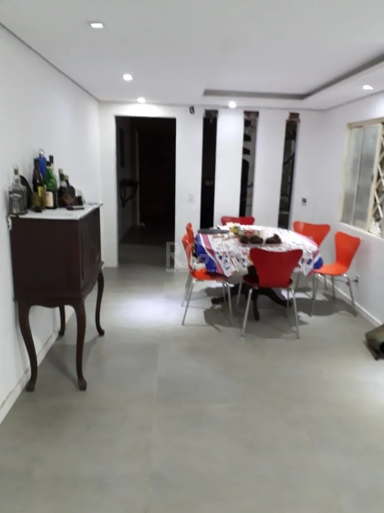 Imagem Casa para Venda - 230.45m², 4 dormitórios, sendo 1 suites, 3 vagas - Ponta Grossa