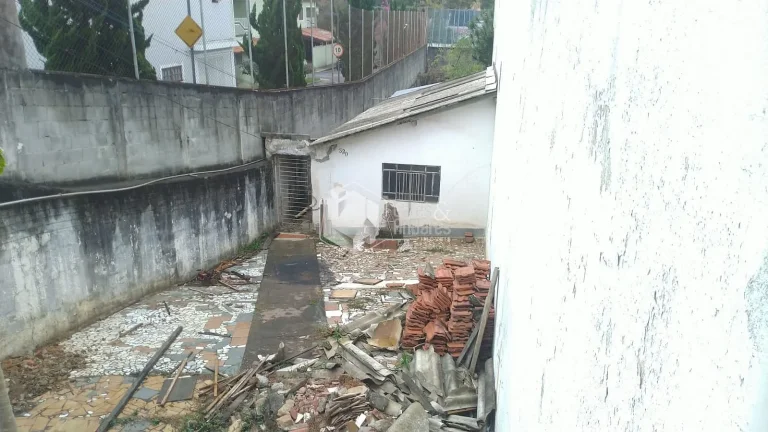 Imagem Terreno à venda, Com 382 metros quadrados, contendo uma edificação de 76 metros para ser demolida - Horto Florestal, São Paulo, SP