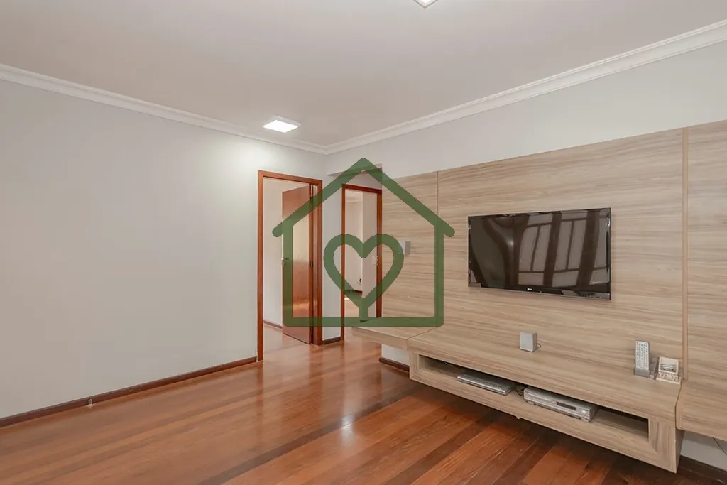 Imagem CASA DE 550m² DESOCUPADA PRONTA PARA MORADIA!
CASA PRINCIPAL COM 3 ANDARES, 5 DORMITÓRIOS, 4 VAGAS...