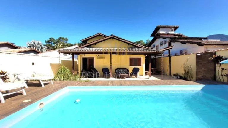Imagem Maravilhosa casa tres dormitórios piscina espaço gourmet em condominio fechado