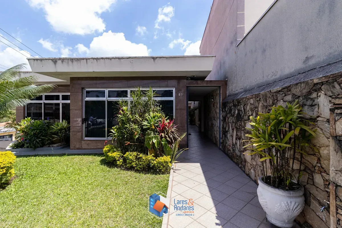 Imagem Casa para venda em Parque São Domingos com 3 quartos, sendo 1 suíte, 246m²