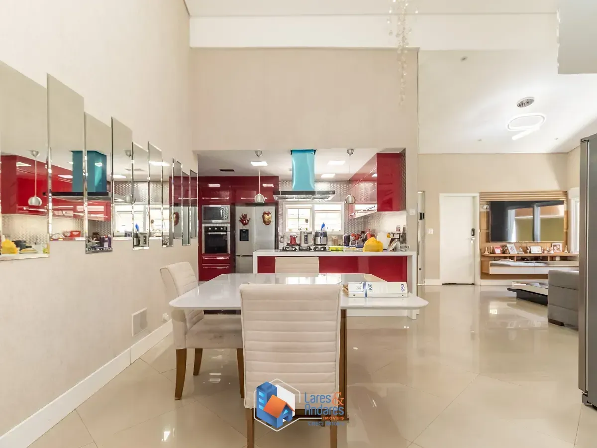 Imagem Casa para venda em City América com 4 quartos, sendo 2 suítes, 246m²