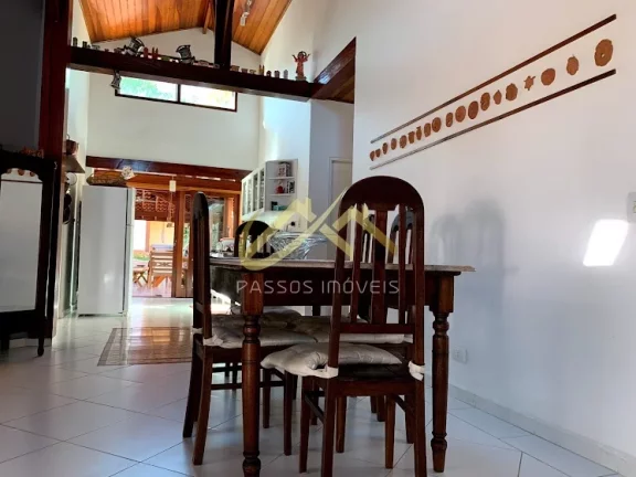 Imagem LINDA CASA EM CONDOMINIO FECHADO, MUITAS VEGETAÇÕES E UM ESPAÇO ENCANTADO