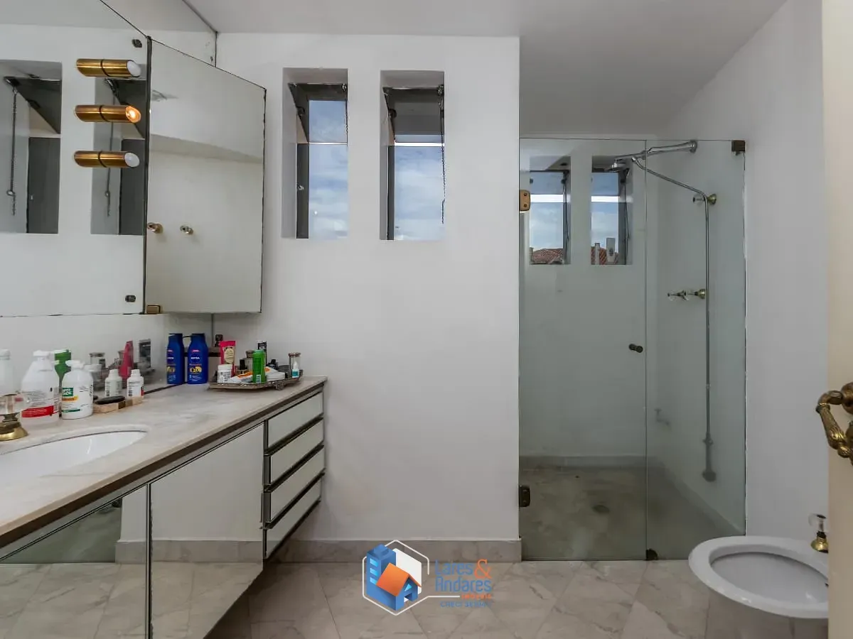 Imagem Casa para venda em Pacaembu com 3 quartos, 379m²