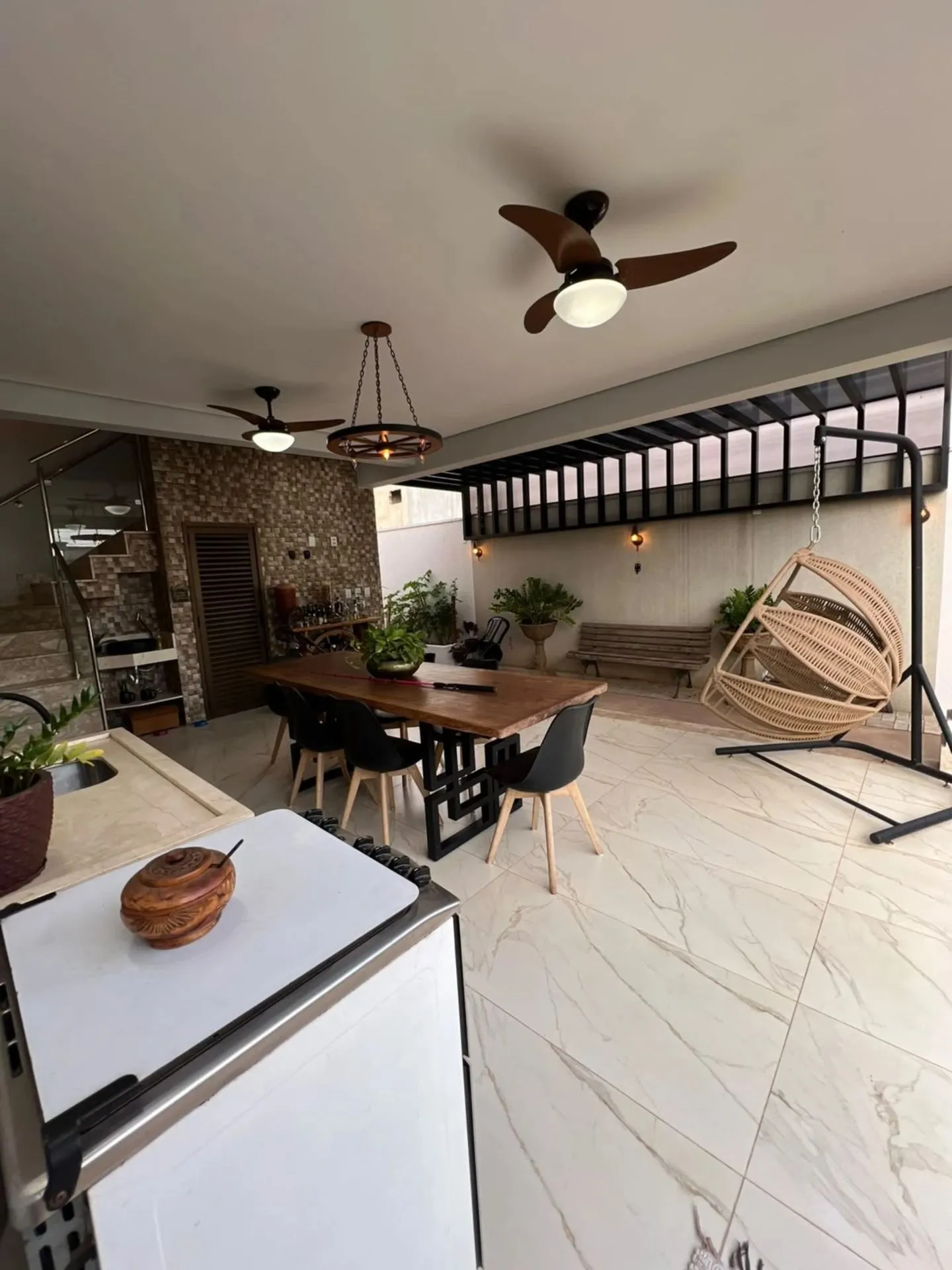 Imagem CASA TÉRREA À VENDA PRIMOR DAS TORRES 3 quartos, sendo 1 suíte