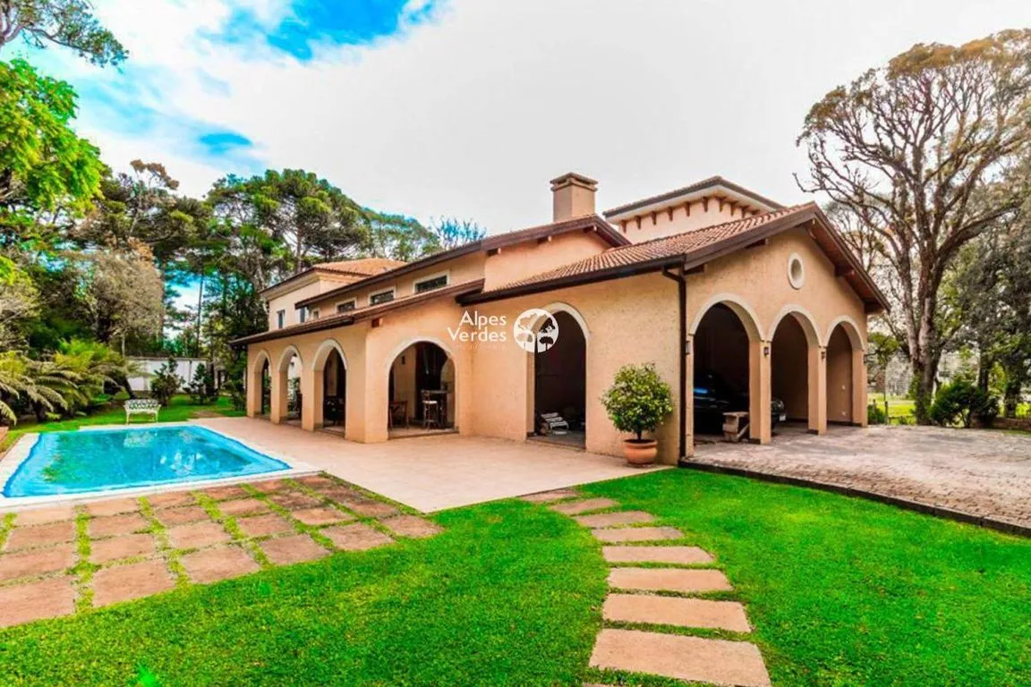 Imagem Vende-se Casa em Condominio com 4 suites a 5 minutos da Rua Coberta