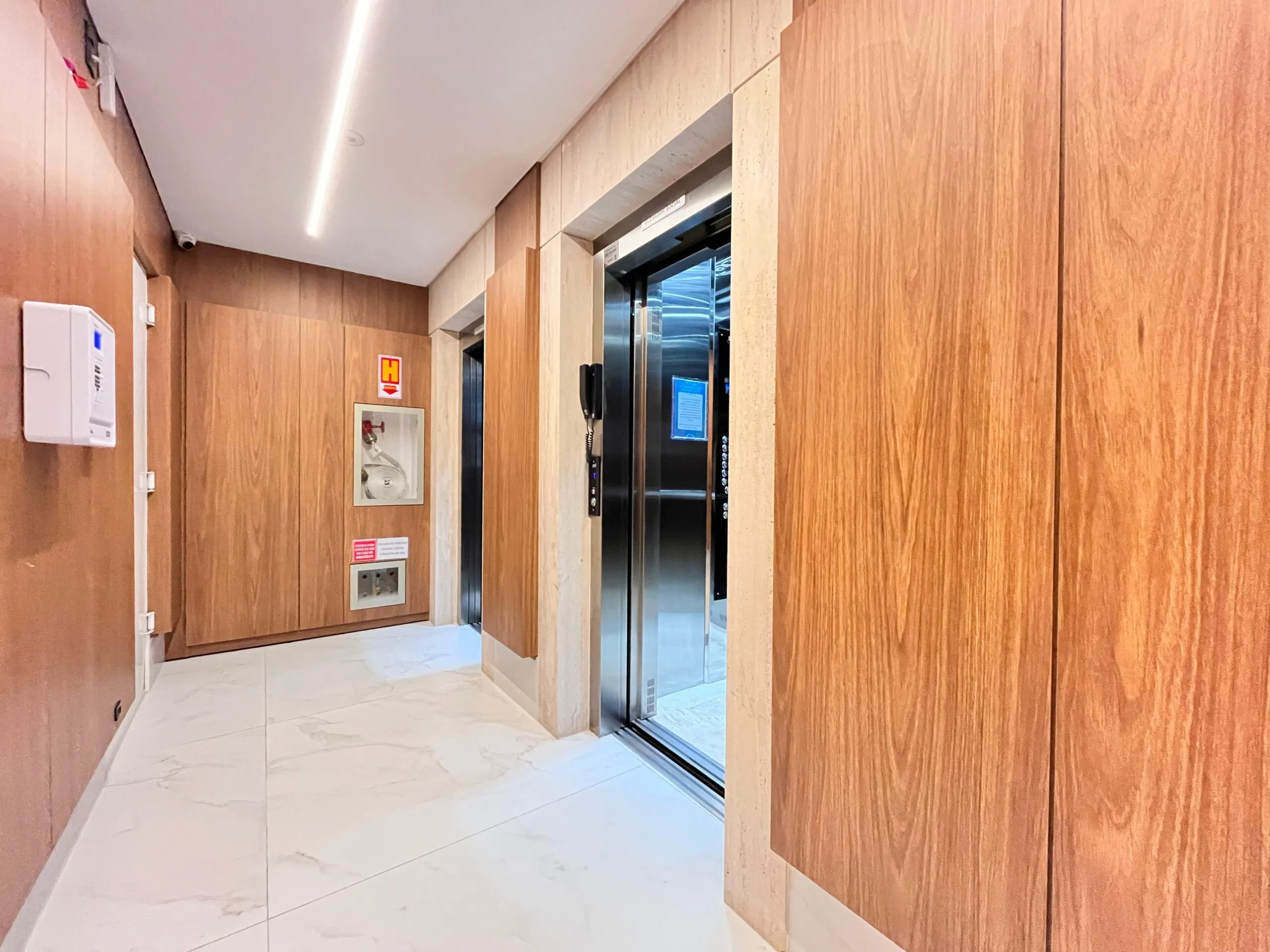 Imagem Apartamento à venda com 175m2 por R$ 2.220.000,00