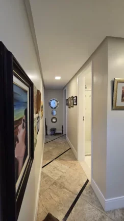 Imagem A 5ª Avenida Imóveis, selecionou esse exclusivo apartamento de 3/4 para você morar com muito charme no bairro mais tradicional de Salvador: A Graça