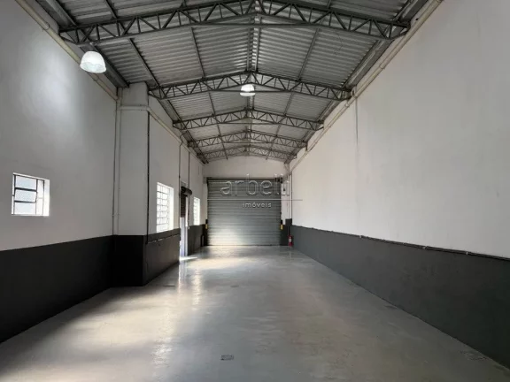 Imagem Galpão com área total de 310 M² e 170 M² de área construída, escritório, 4 banheiros e depós...