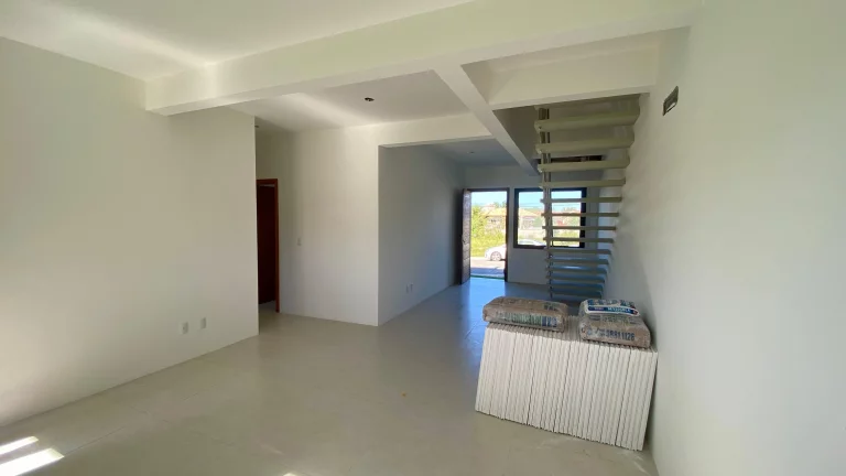 Imagem Casa à venda em Garopaba-SC, bairro Ambrósio: 3 quartos, 1 suíte, 113m² - Oportunidade única!