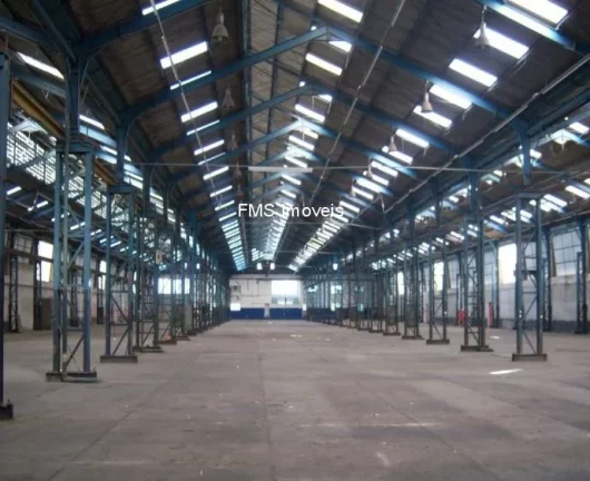 Imagem Galpão Comercial para Locação em Guarulhos-SP, São Roque: 2 Banheiros, 50 Vagas de Garagem, 8.086,75 m² de Área.