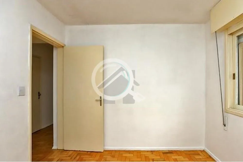 Imagem Apartamento de 42m² de área privativa, reformado, fundos, silencioso, possui 1 dormitório, amplo ...