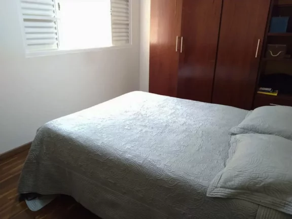 Imagem Venda, ótima casa com 4 dormitórios sendo 1 suíte, jd. Estoril