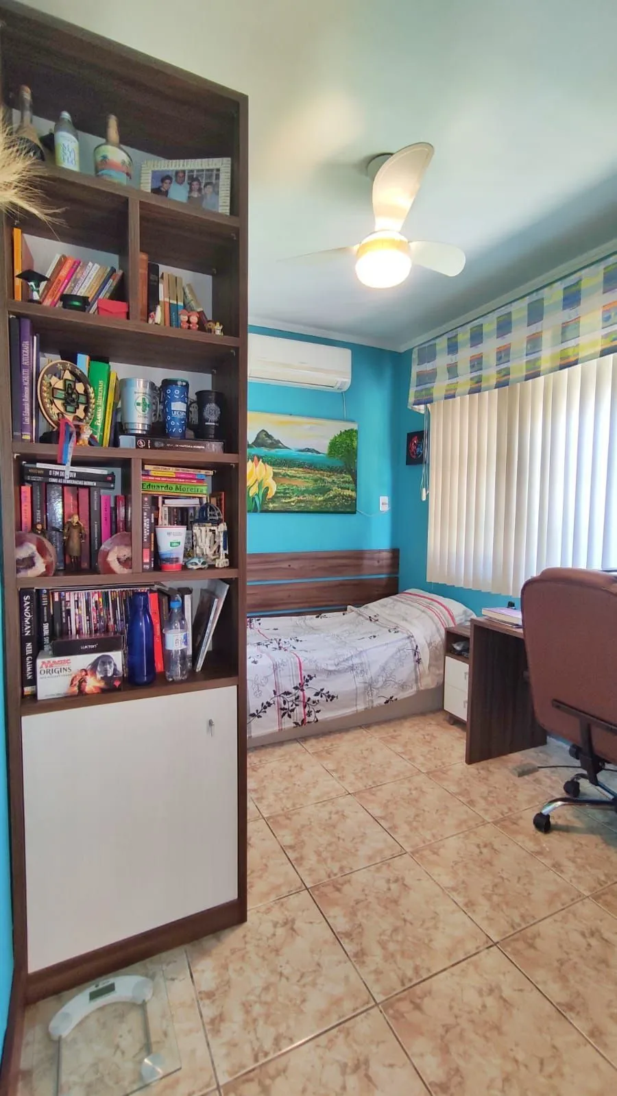 Imagem Casa com 4 Quartos e 2 banheiros e 2 Suites à Venda, 153 m² por R$ 990.000