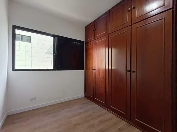 Imagem Apartamento na Ponta da praia com 03 quartos e sacada!
