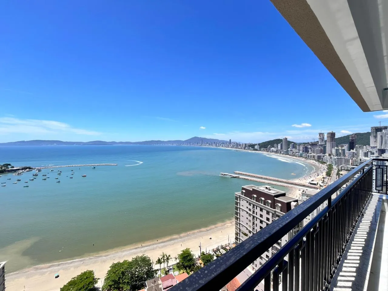 Imagem Apartamento com vista para o mar à venda com 190m2 por R$ 4.200.000,00