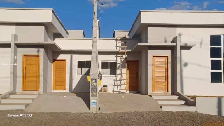 Imagem Casa Geminada para Venda em Concórdia, Vila Jacob Biezus, 2 dormitórios, 1 suíte, 1 banheiro, 1 vaga