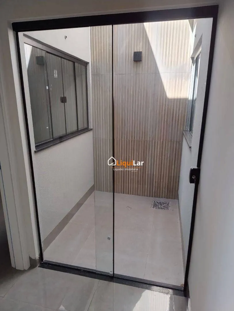 Imagem Casa Térrea à Venda no Rita Vieira com Piscina, Pé-Direito Duplo, Suíte e Área Gourmet