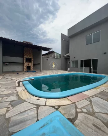 Imagem Casa com piscina para venda em Guaratuba. ótima localização!!!!