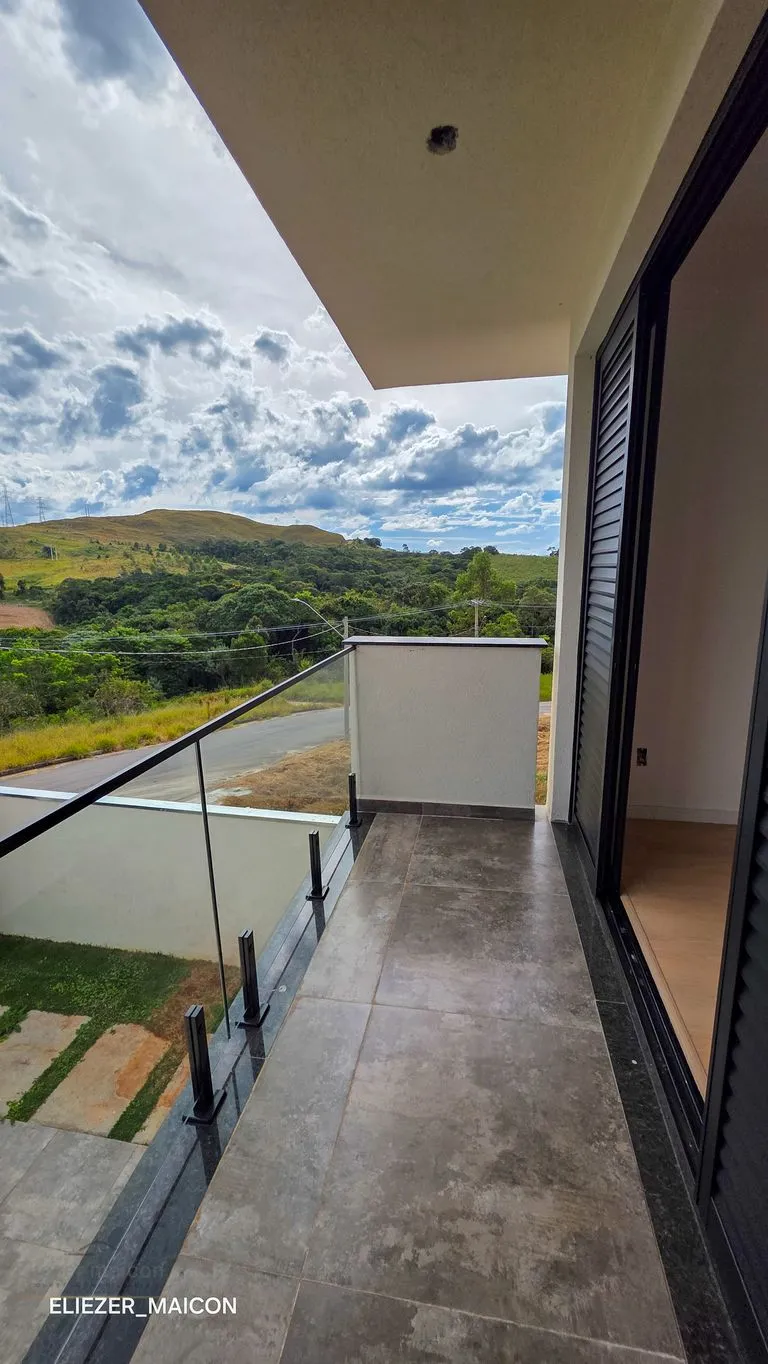 Imagem Sobrado a venda com 3 quartos no bairro jardins de florença Poços de Caldas - MG
