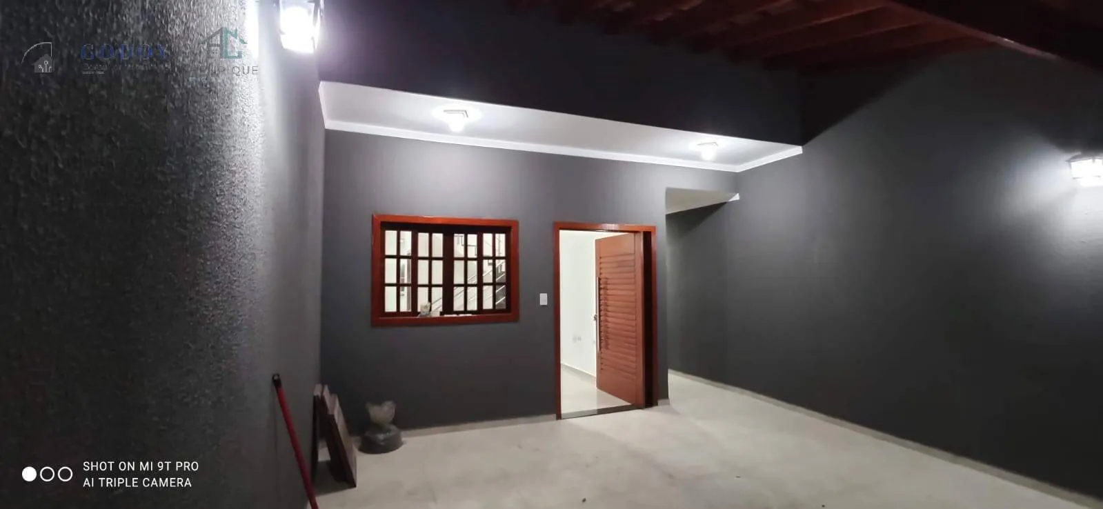 Imagem Sobrado moderno e muito bem distribuído - aceita permuta!