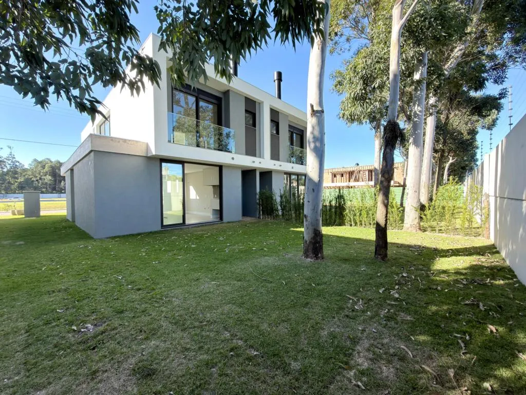 Imagem Casa em Condominio 3 Dormitórios - Bairro Atlantida