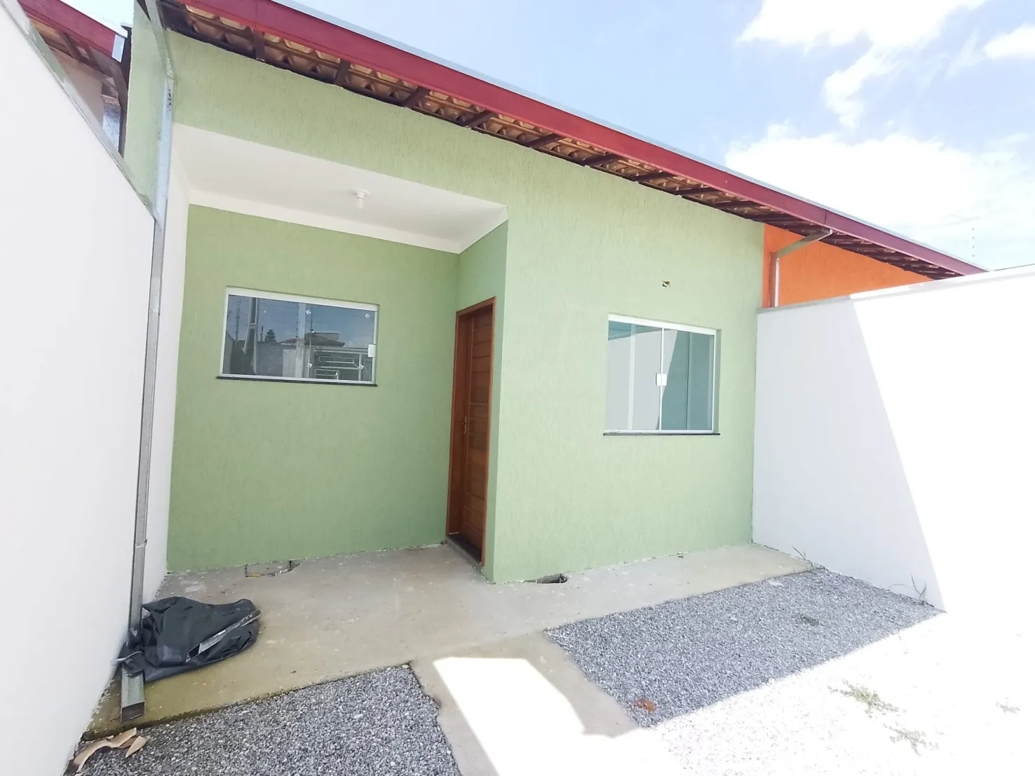 Foto do imóvel Casa à venda 3 Quartos, 1 Suite, 2 Vagas, 137.5M², Jardim Oásis, Taubaté - SP
