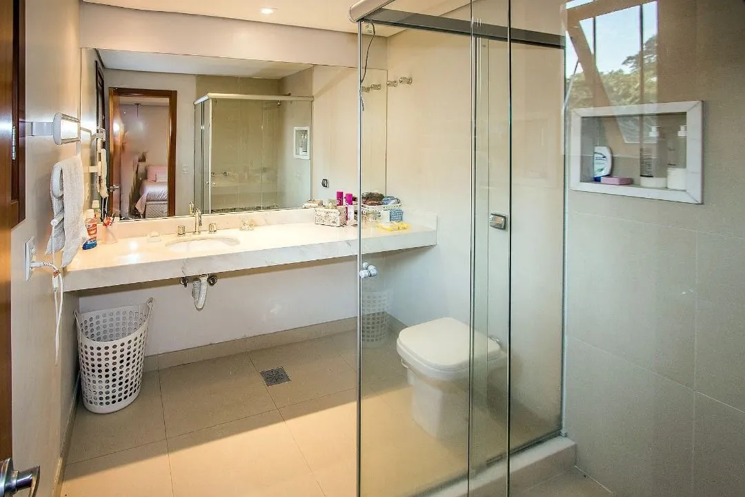 Imagem Casa para Venda - 420m², 4 dormitórios, sendo 3 suites, 5 vagas - Tristeza
