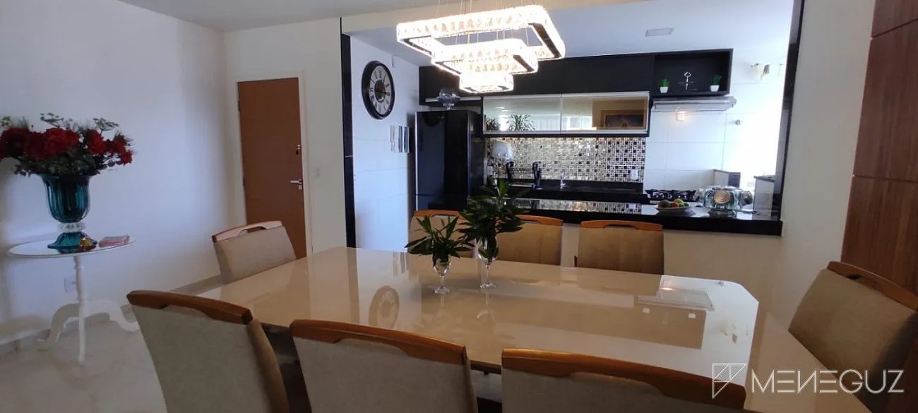 Imagem Exuberante apartamento de 3 quartos, elegantemente mobiliado, oferecendo conforto e sofisticação