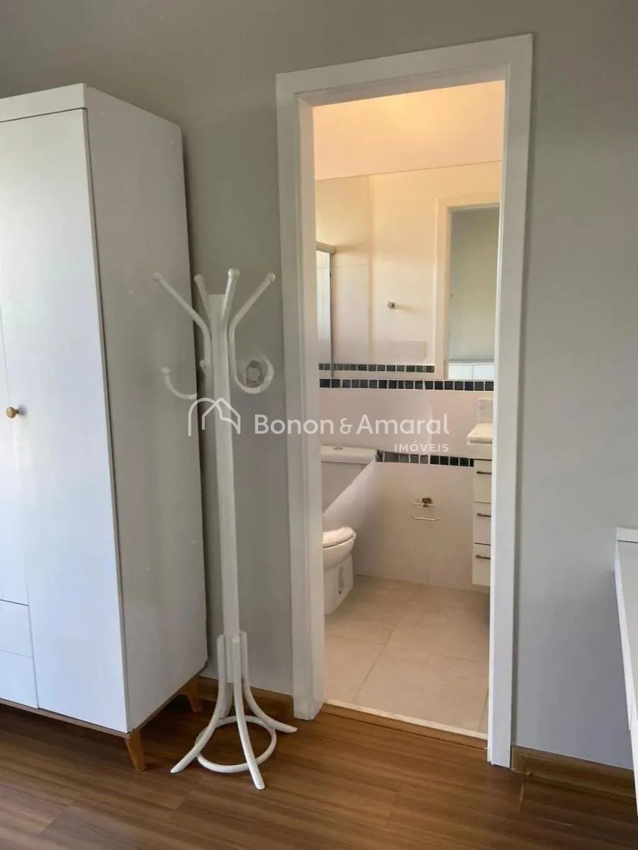 Imagem Casa À Venda com 4 Quartos e 5 Banheiros por R$ 2.350.000 no Swiss Park