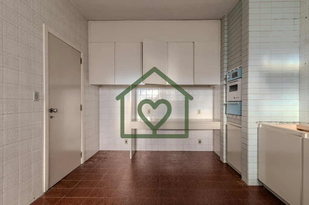 Imagem Referência em um dos endereços mais icônicos de Porto Alegre, este apartamento no Edifício Troca...