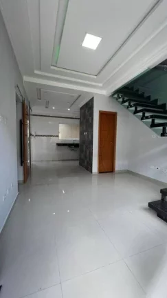 Imagem Sobrado com 3 dormitórios à venda, 73 m² por R$ 325.000 - Mirim - Praia Grande/SP