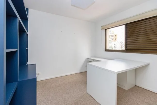 Imagem Apartamento à Venda Em Moema Com 4 Dormitórios Sendo 1 Suíte e 3 Vagas - 1 Por Andar