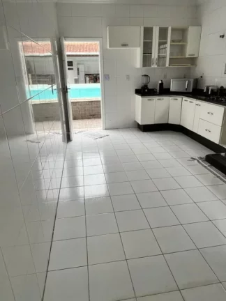Imagem Vendo casa com 362 mts de área útil, piscina 4x7, barzinho de tijolinho e mármore + EDÌCULA com 2 dormitórios, banheiro Sistema de captação de energia própria fotovoltáica