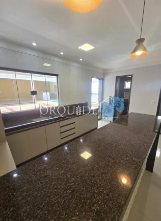 Imagem Oportunidade Imperdível: Casa à Venda em Rio Verde-GO, Primavera - 4 Quartos, 1 Suíte, 2 Salas, 4 Banheiros, 4 Vagas - 300m².