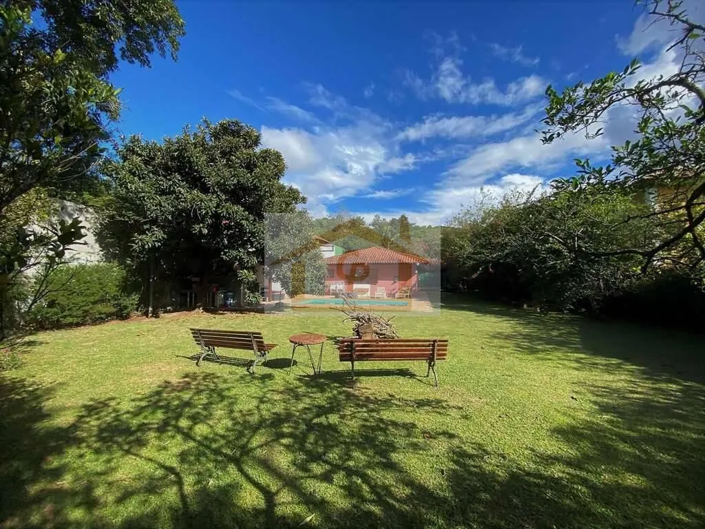 Imagem Chác Vale do Rio Cotia - TÉRREA, 3 suítes, lote plano, piscina e gourmet!