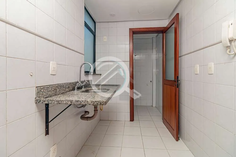 Imagem Encontre seu novo lar em Petrópolis! Imagine morar em um apartamento incrível na Rua Sinimbu, 28, ...